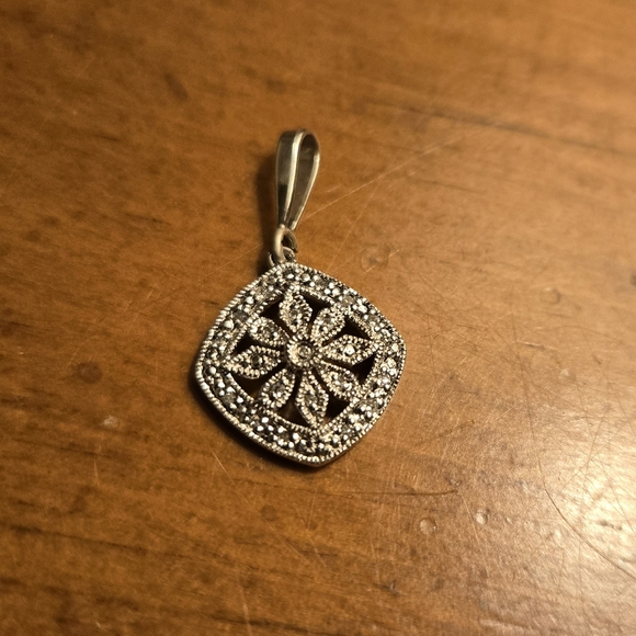 None Jewelry - Diamond & Sterling Silver pendant